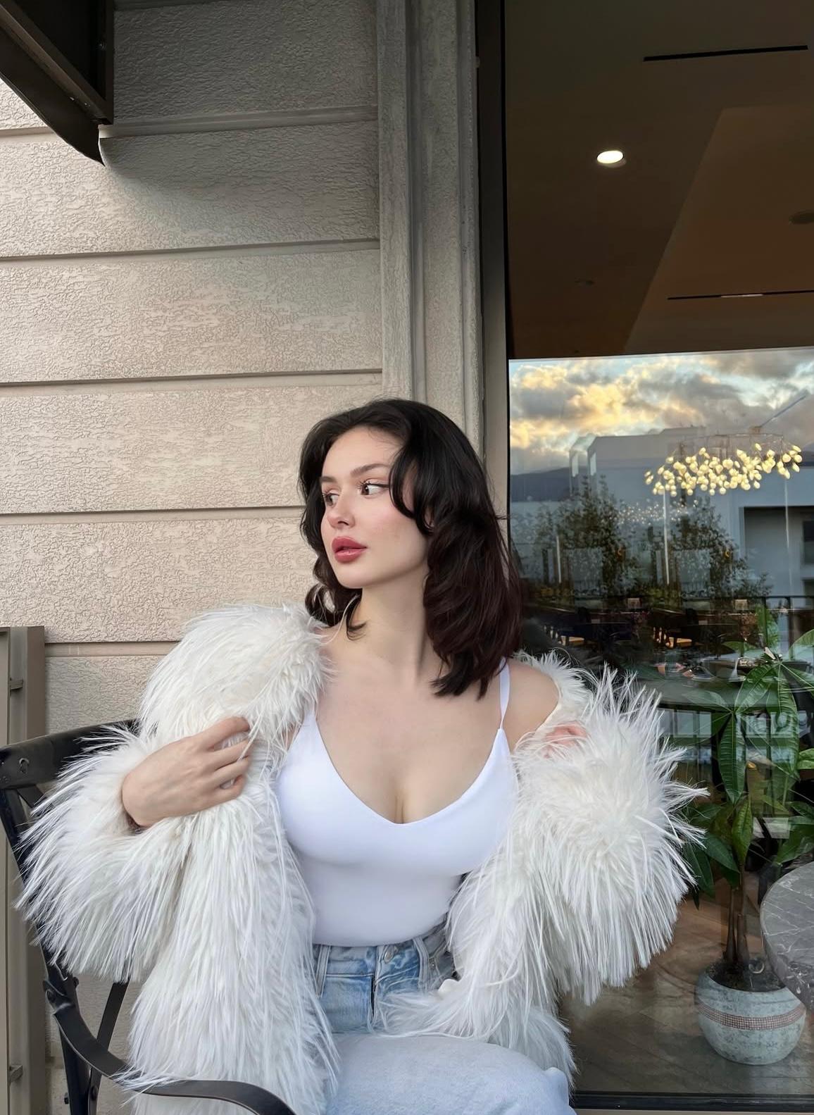 Dadılar Sonsuz İleri Düzey Kadın Bayan Escort Aimee