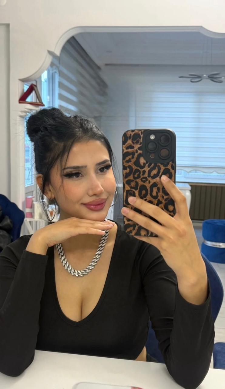 Kütüklü Hayatımı Güzelleştiren Kadın Escort Ajda